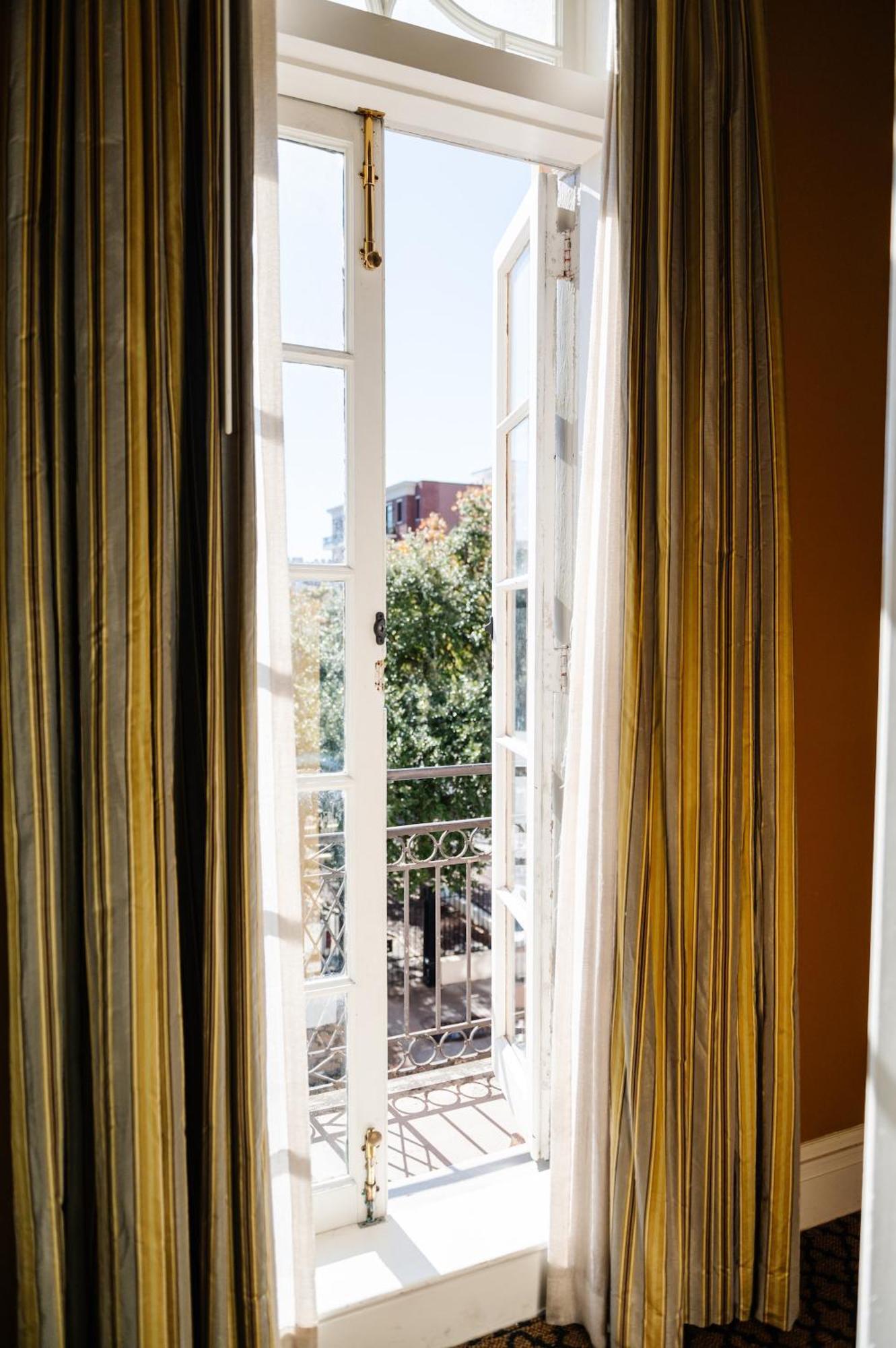 The Lafayette New Orleans By Kasa Hotel Bagian luar foto